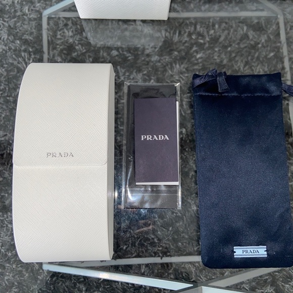 Prada PR 25YS black / dark grey lens runway sunglasses OS UNI​​​​ - Picture 11 of 12